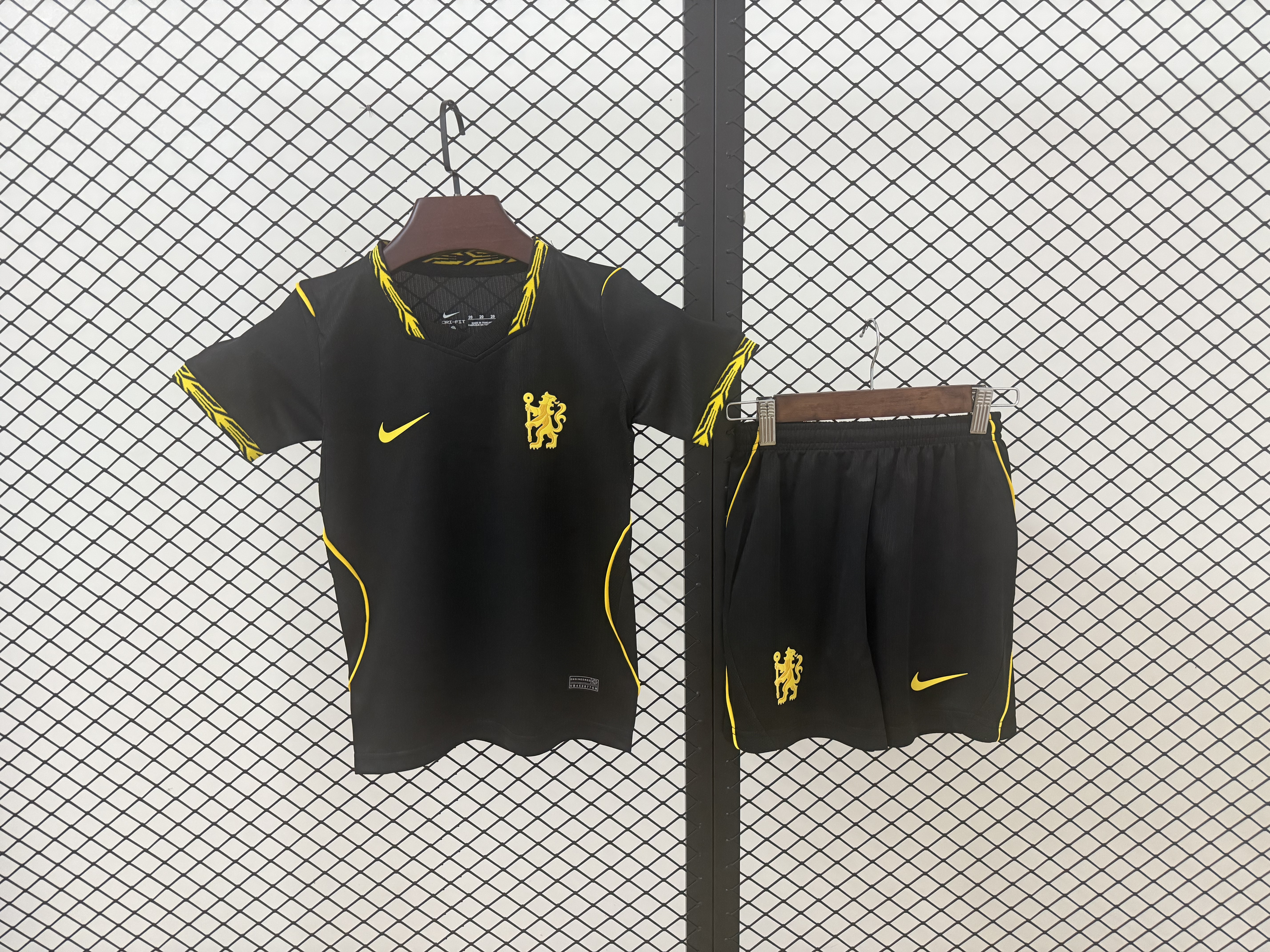Chelsea 26/27 Kids Away Jersey — front